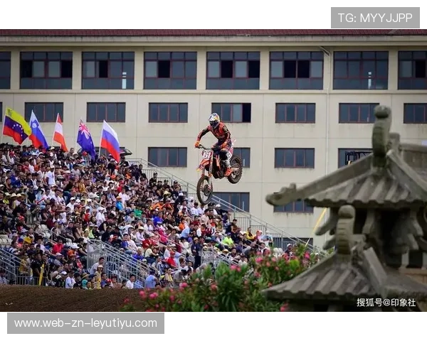 摩托车赛手冲刺段表现优异，团队策略获赞，摩托冲刺下载