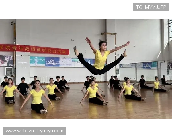 体操协会为体育教师提供简化动作和保护技巧培训